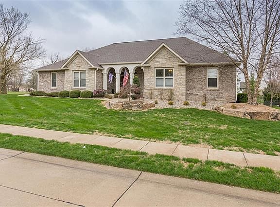 2nd image of 301 Blue Sky Ln