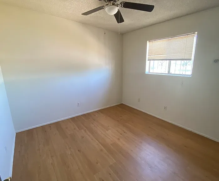 610 E Lester St — Photo 5