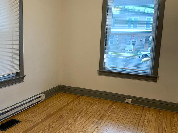 4th image of 328 McDowell Ave #1