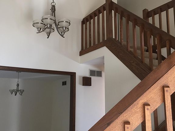 3rd image of 29 Le Pere Dr