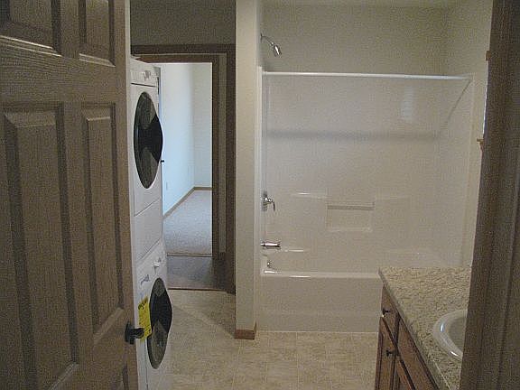 5th image of 420 Grant St #2