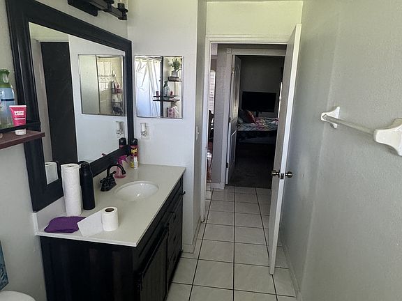 4th image of 619 Caribou Ct