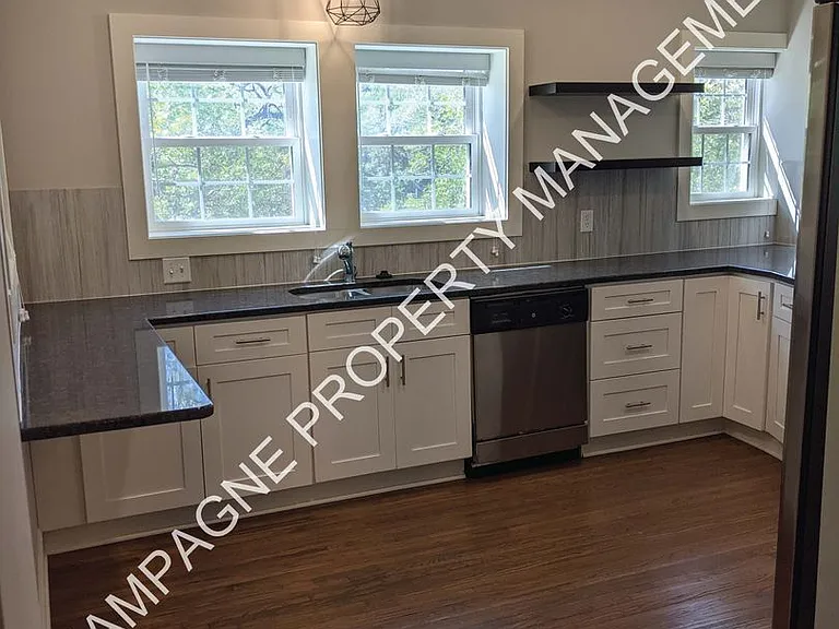 920 Ward Pkwy — Photo 16