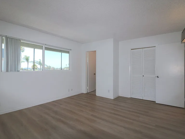 3990 Crown Point Dr — Photo 12