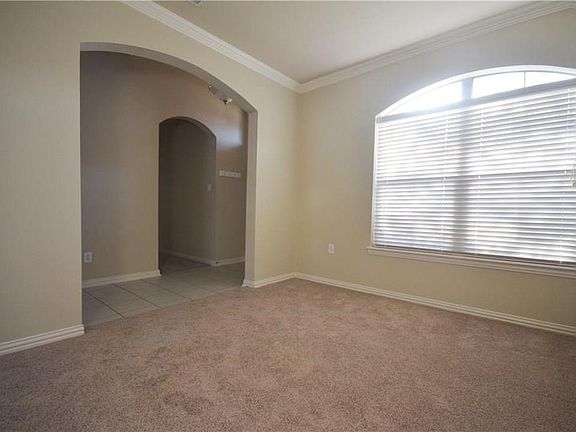 2nd image of 204 Lakefront Ct