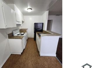 708 Jackson Ave #B, Las Vegas, NV 89106