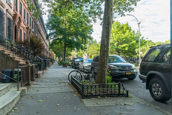 Rented by BLS Realty | media 7