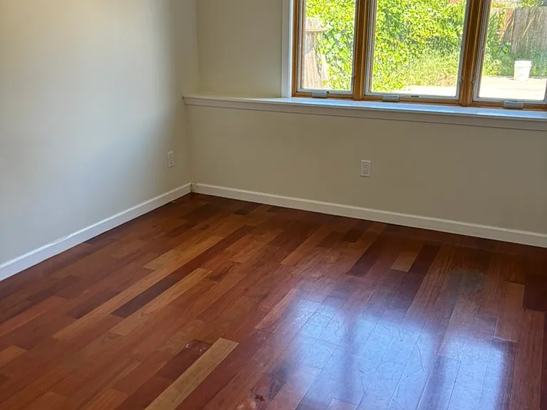 1172 Plymouth Ave — Photo 1
