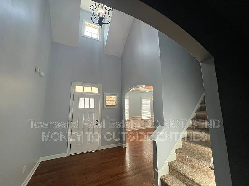 4 bed, 3.0 bath, 3239 sqft, $2,265 — Photo 4