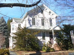 135 Everett Pl, East Rutherford, NJ 07073