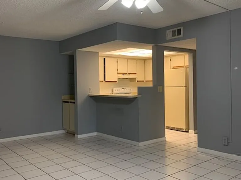 1565 SE Royal Green Cir #A108 — Photo 3