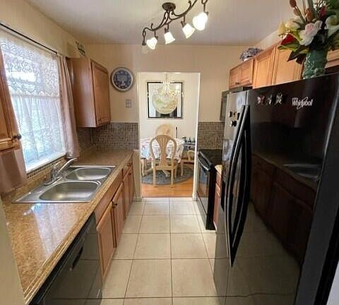 3rd image of 25 Golfs Edge APT D