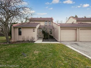 2927 Moon Lake Dr #58, West Bloomfield, MI