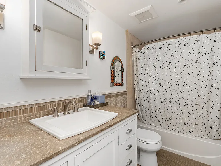 142 W Avenida Cadiz — Photo 16