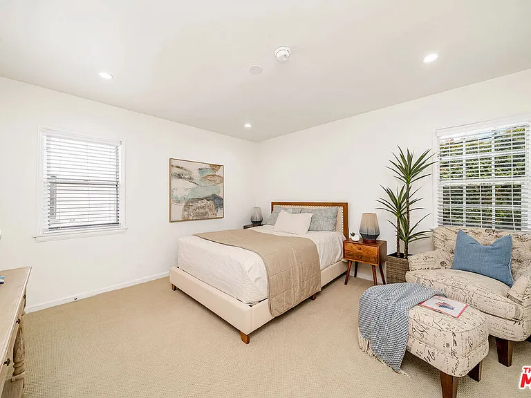 820 Alandele Ave — Photo 19