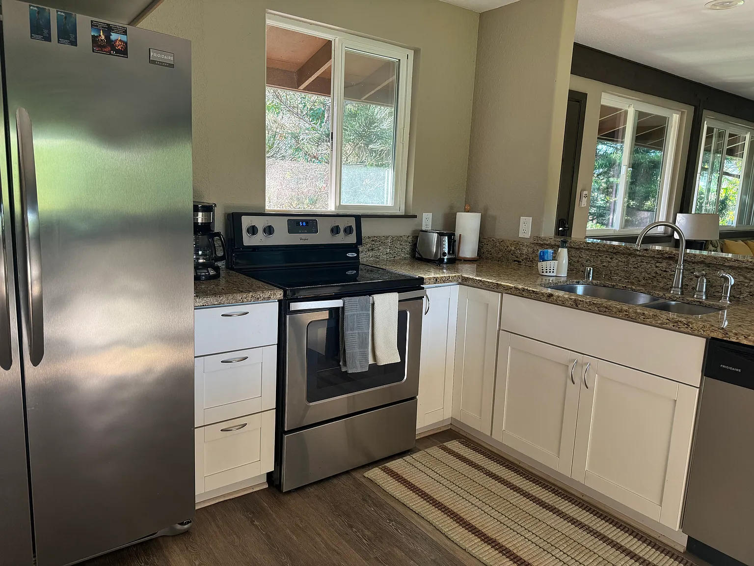 2 bed, 1.5 bath, 1406 sqft, $5,750 — Photo 4