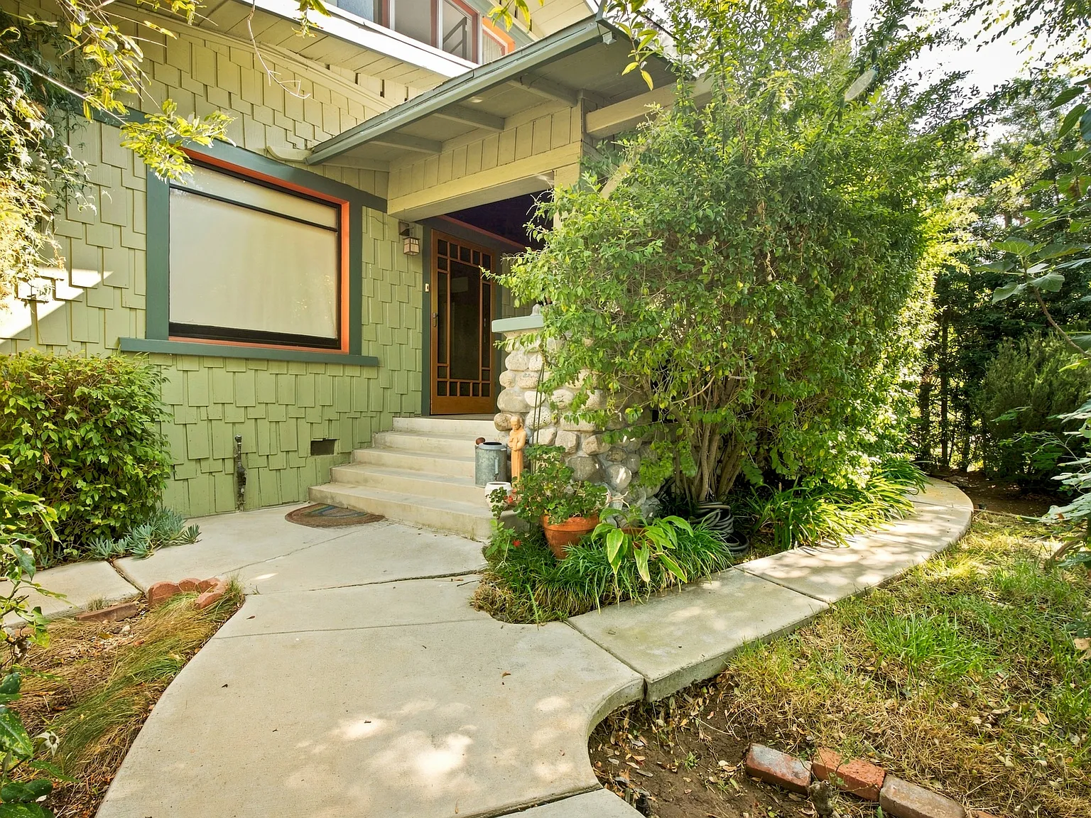 1 bed, 750 sqft, $2,300 — Photo 3