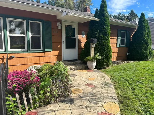 3313 Brentwood Pl, Vestal, NY 13850