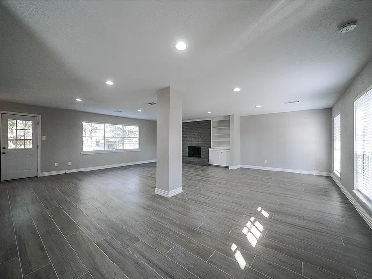 7818 Beaufort Dr — Photo 5