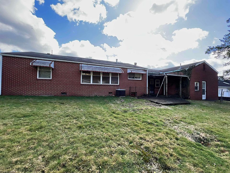 1612 Pleasant Valley Rd, Fairmont, WV 26554 MLS 10147791 Zillow