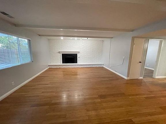 4th image of 15361 La Belle St