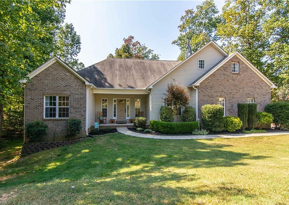 1st image of 121 Shagbark Dr