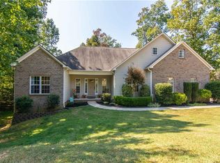 121 Shagbark Dr, Summerfield, NC 27358