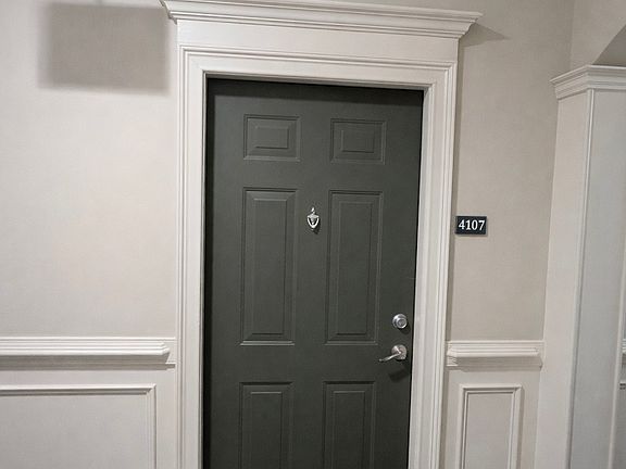 4th image of 4107 Stratford Cmns