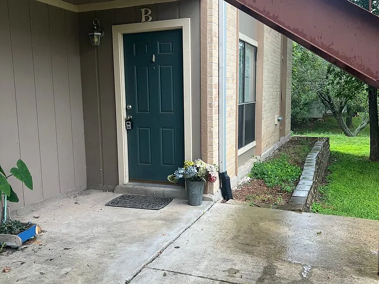 229 Craddock Ave — Photo 8