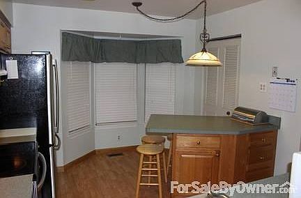 Eat-in Kitchen
						:
						Kitchen peninsula seats up to four comfortably.