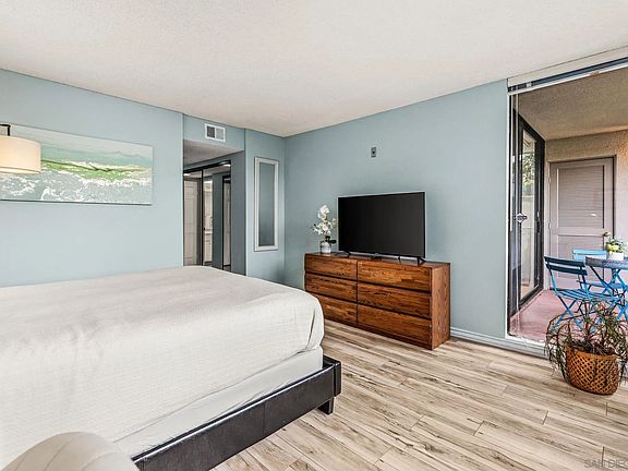 3rd image of 3130 Avenida De Portugal APT 101