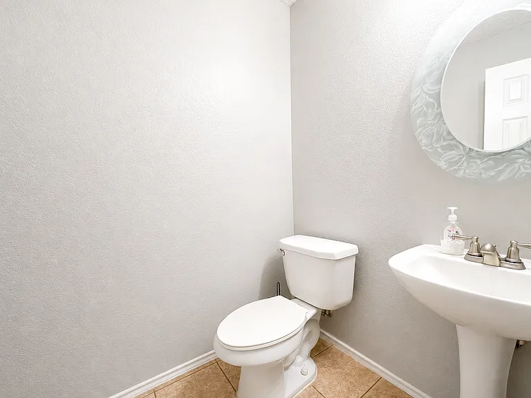 7903 Bramble Bush Dr — Photo 17