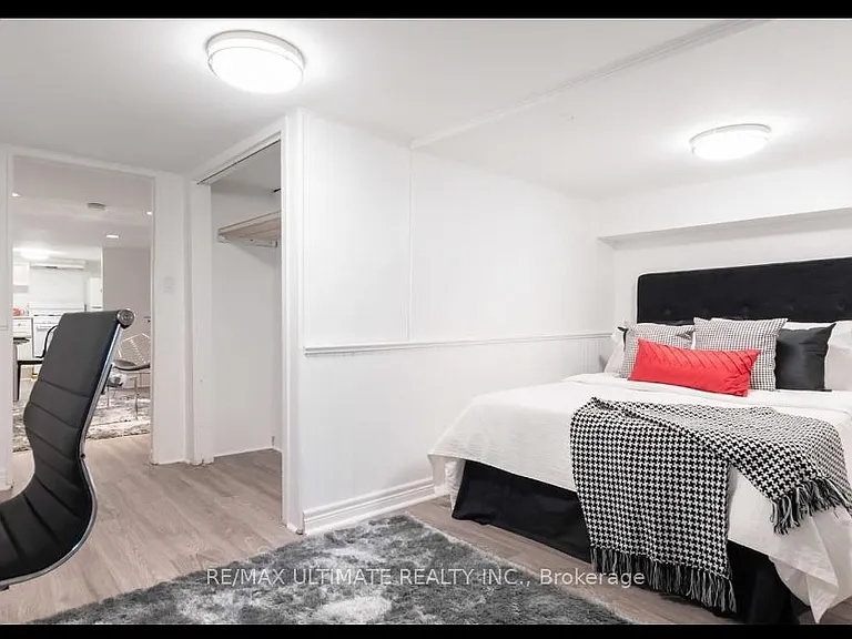 1133 Dufferin St #LOWER — Photo 5