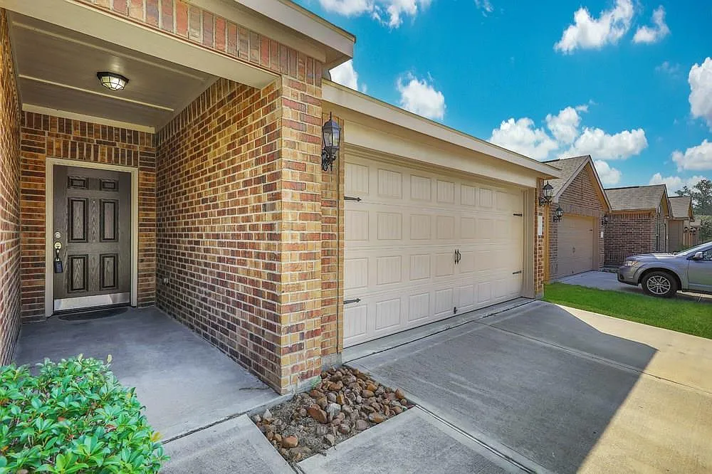 3 bed, 1329 sqft, $1,750 — Photo 2