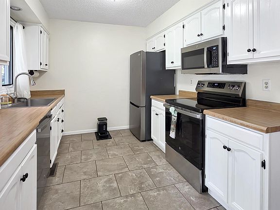 5th image of 213 Balboa Ave