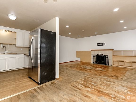 5th image of 1355 Lenore Drive