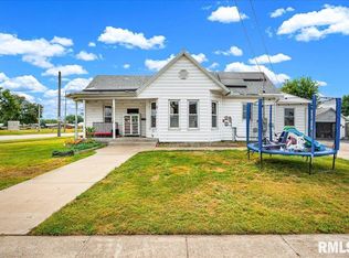 704 S Main St, Lewistown, IL 61542
