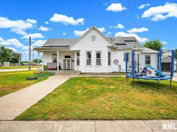 704 S Main St, Lewistown, IL 61542