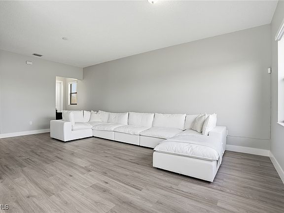 5th image of 5653 Cassidy Ln