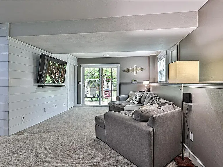 3 bed, 1568 sqft, $1,850 — Photo 1