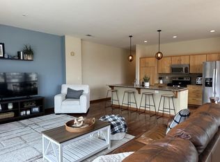 601 E Ogden Ave UNIT 612, Milwaukee, WI 53202