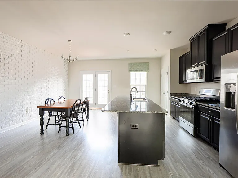 1171 Sunset Avenue Ext — Photo 3
