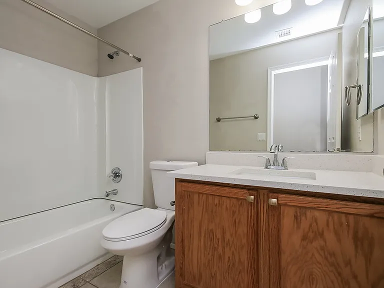 1617 W Kesler Ln — Photo 14