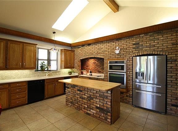 5th image of 1317 Medford Dr