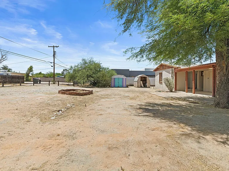 1536 E Waverly St — Photo 21