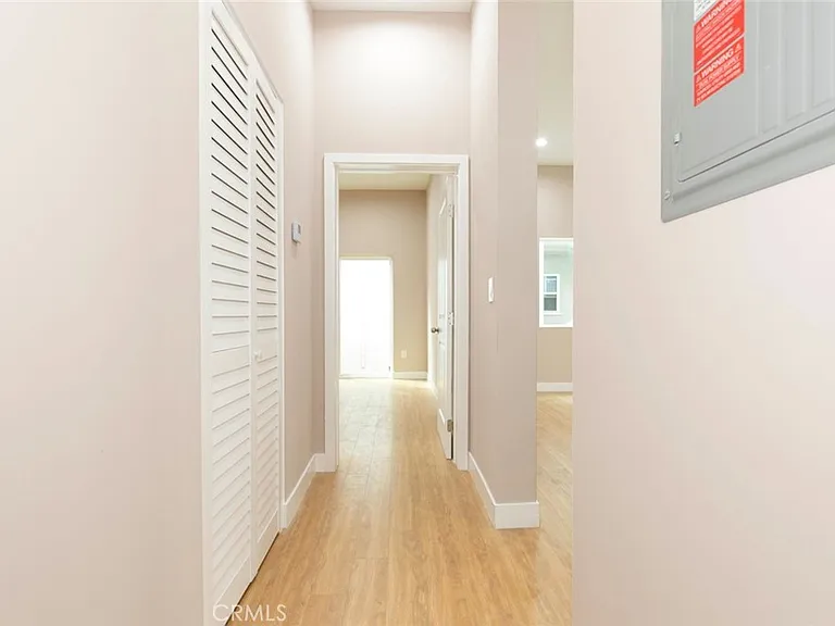 741 E Doran St #B — Photo 9