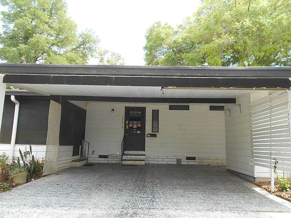 3rd image of 1705 Sedgefield Ln Unit A