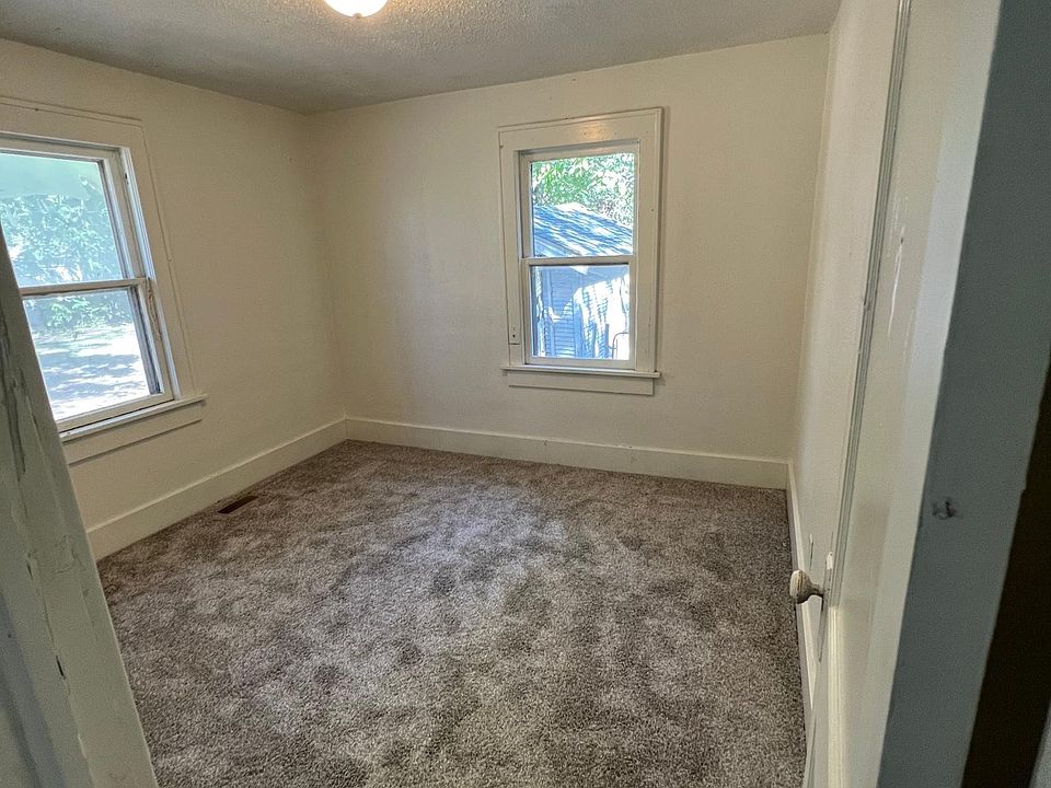 2nd image of 1134 S Ida Ave