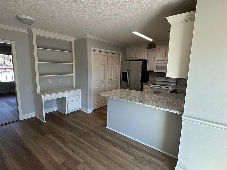 3621 Beacon Dr — Photo 11