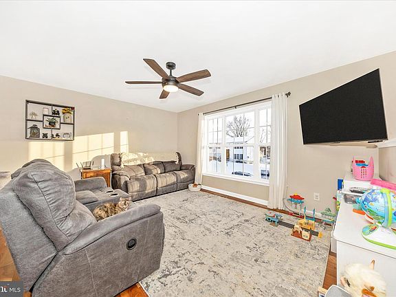 5th image of 140 Heights Ave